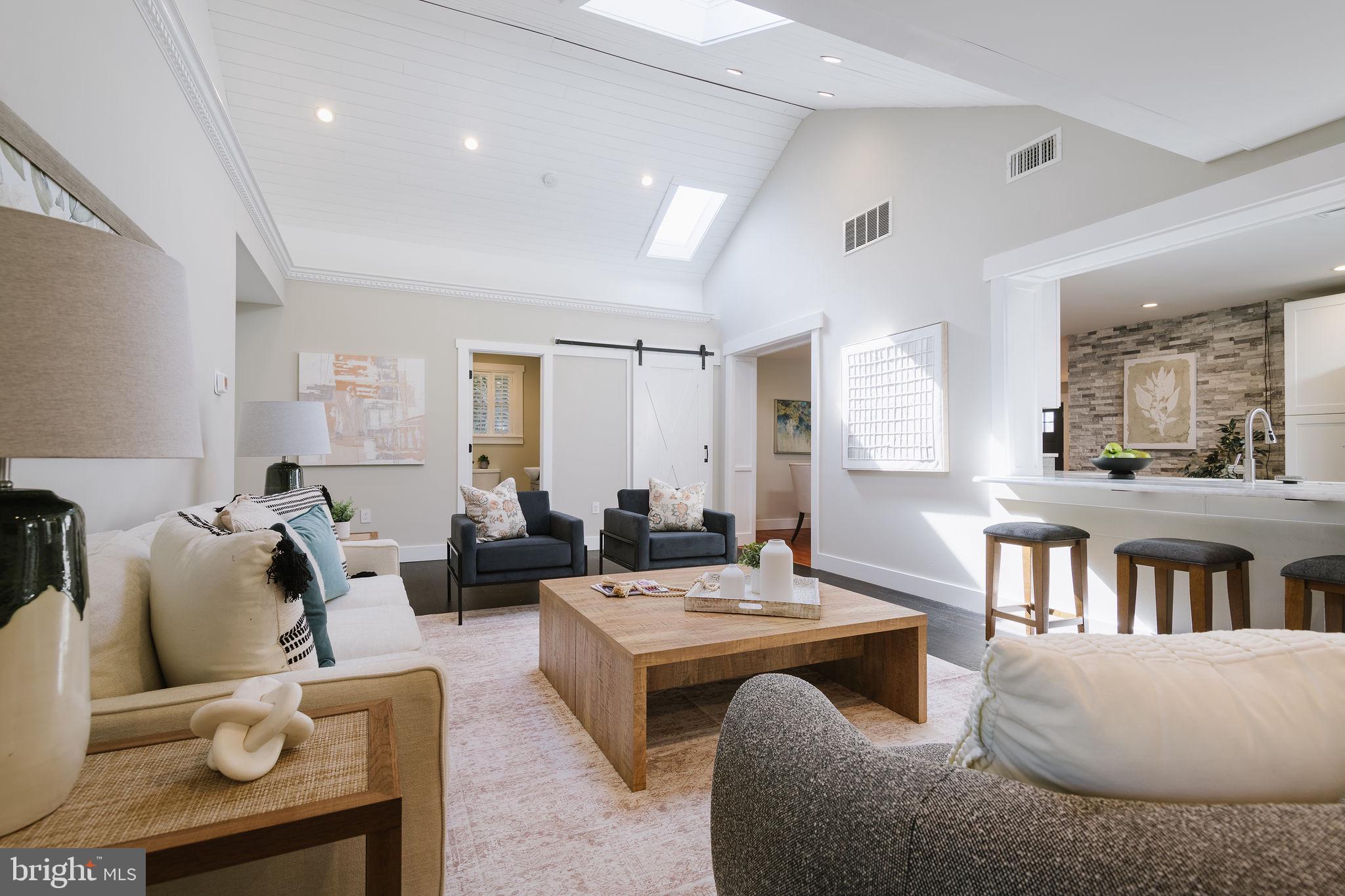 WINDSOR HILLS - Residential