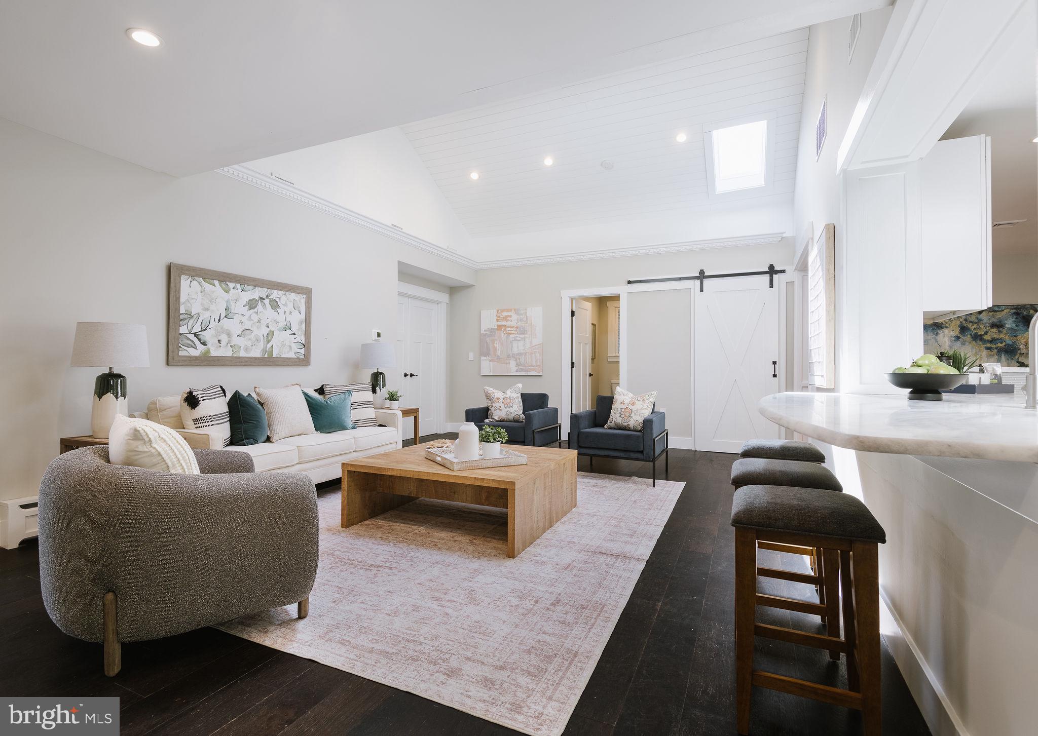 WINDSOR HILLS - Residential