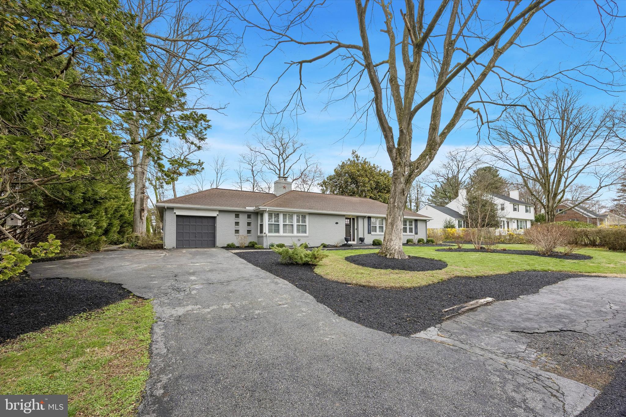 WINDSOR HILLS - Residential