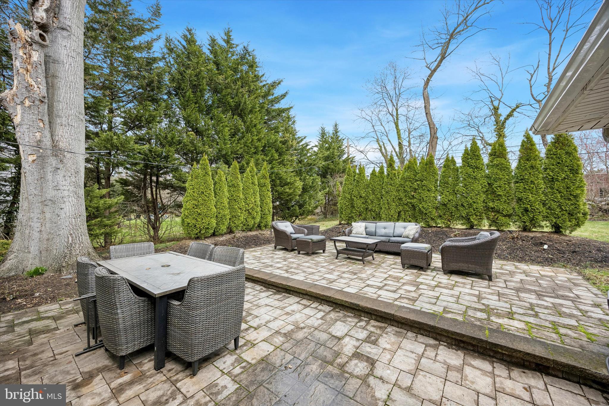 WINDSOR HILLS - Residential