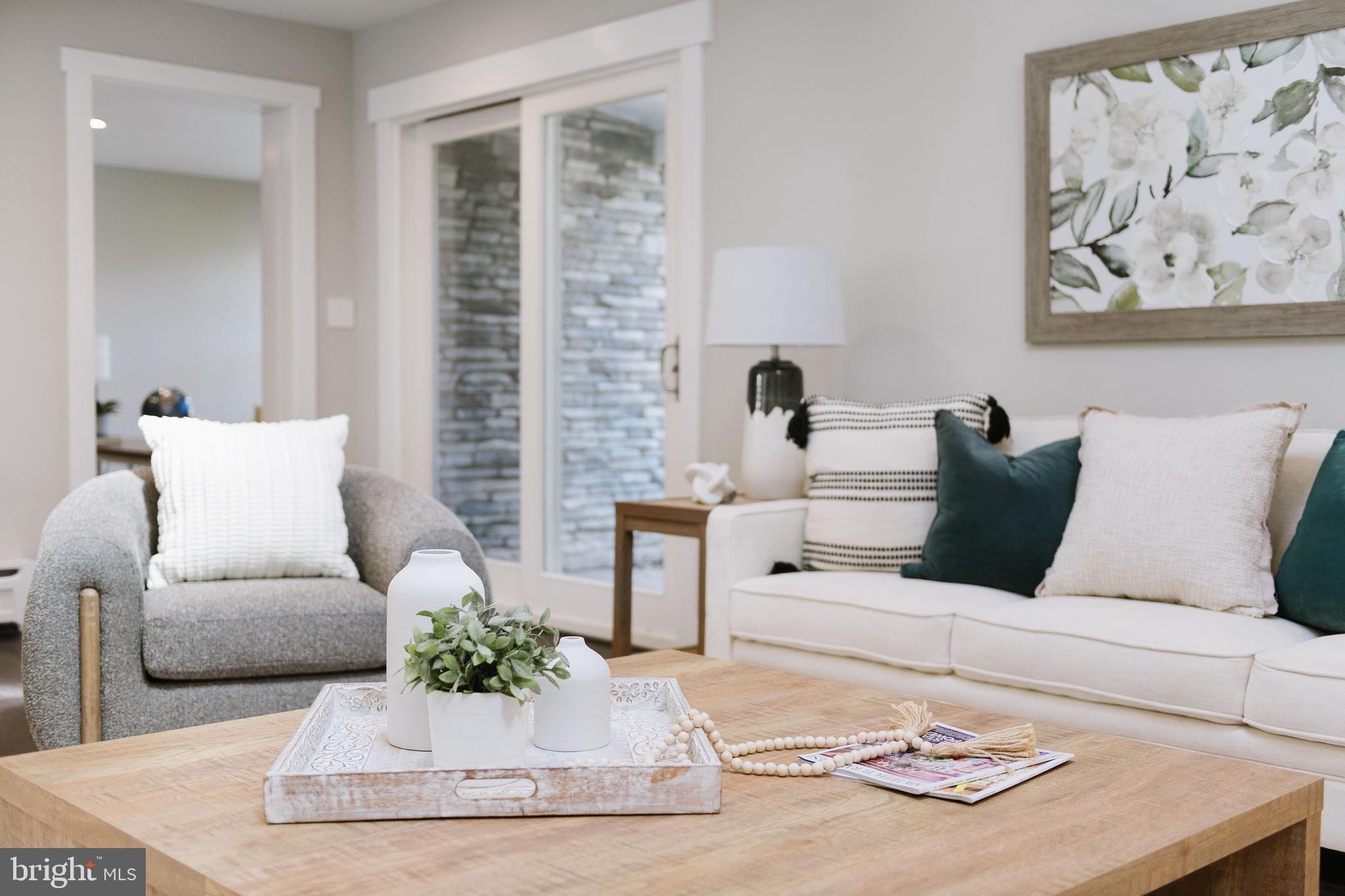 WINDSOR HILLS - Residential