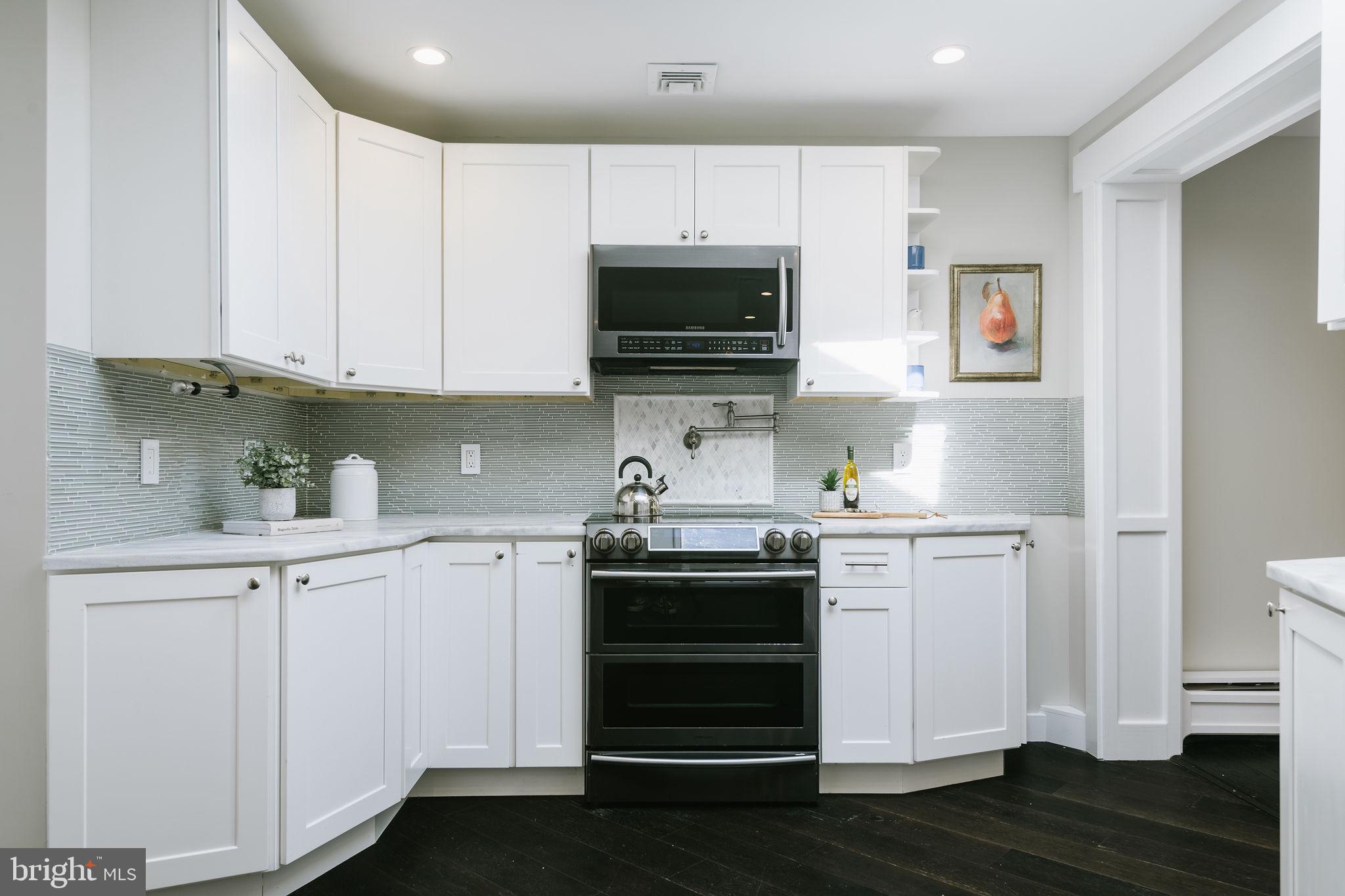 WINDSOR HILLS - Residential