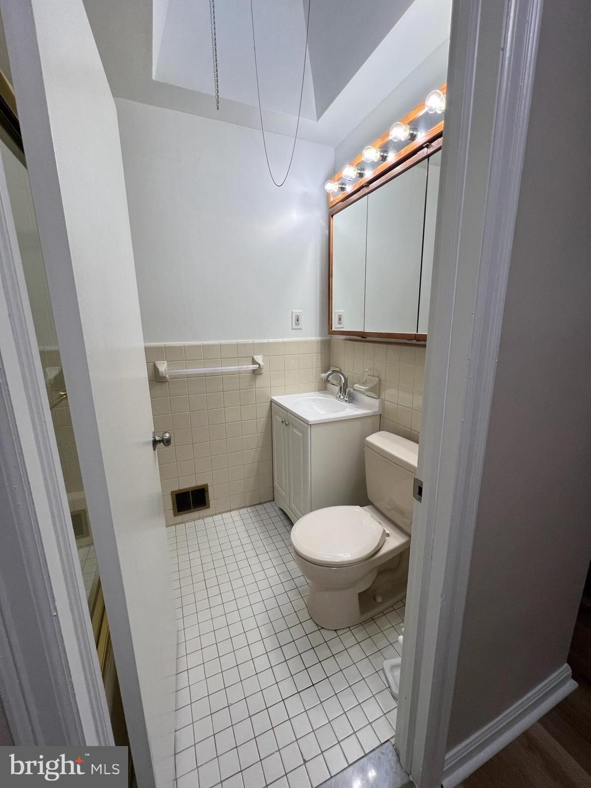 LAWNCREST - Residential