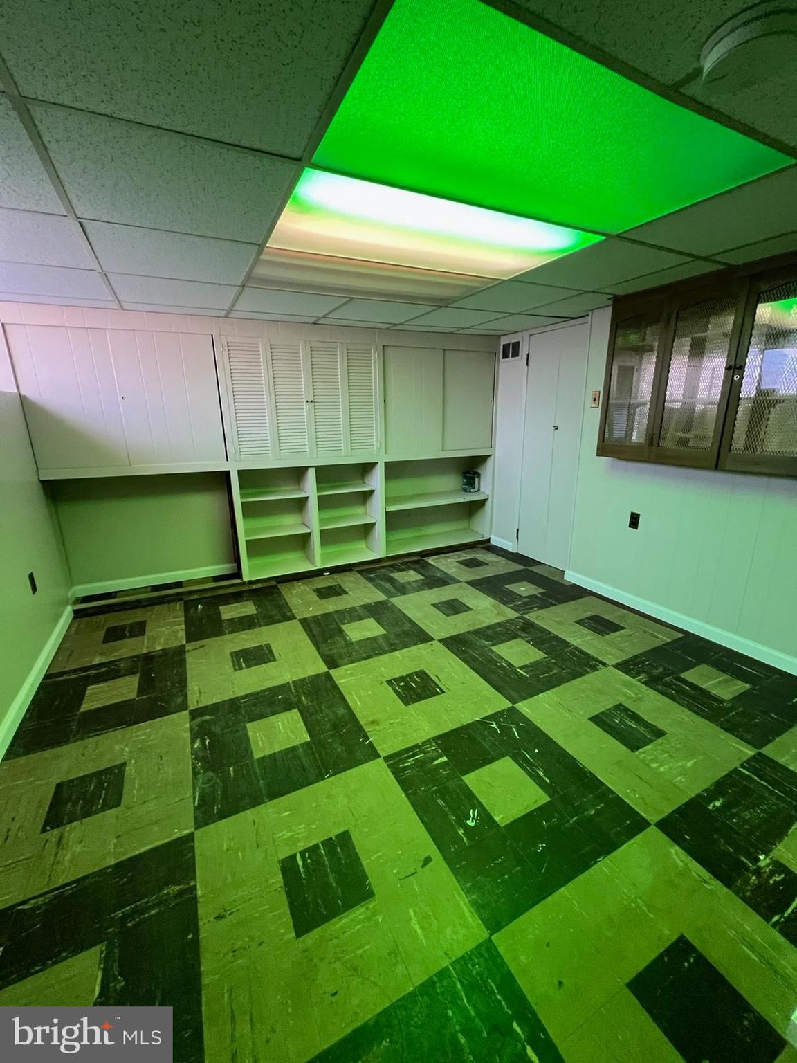 LAWNCREST - Residential