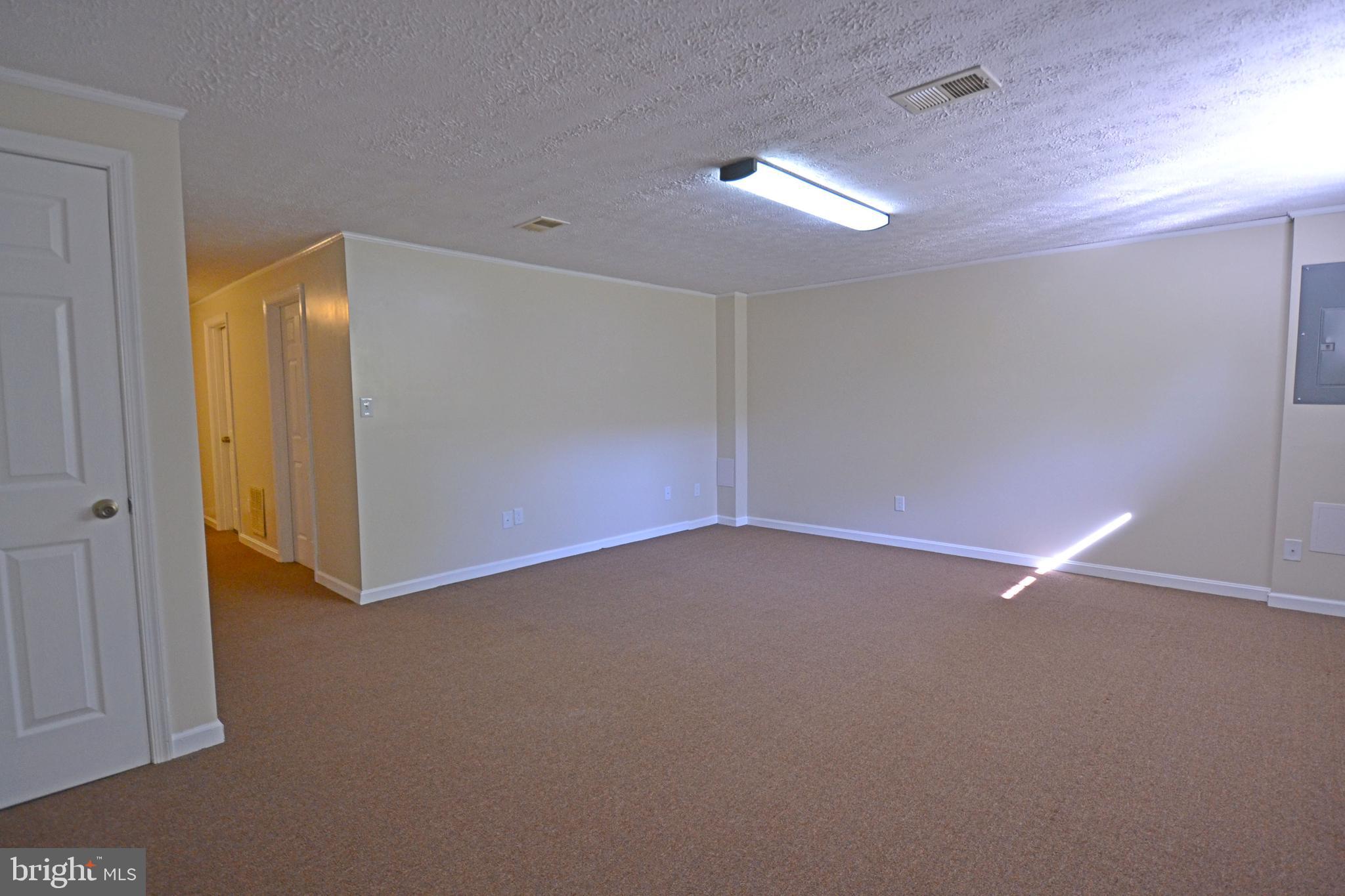 GREENVIEW VILLAGE - Residential Lease