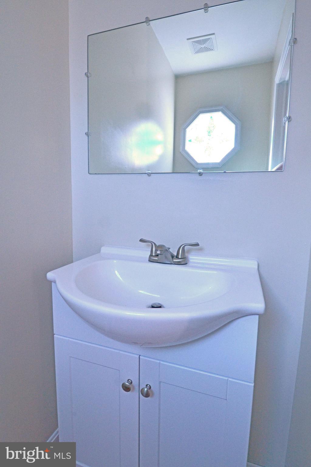 GREENVIEW VILLAGE - Residential Lease