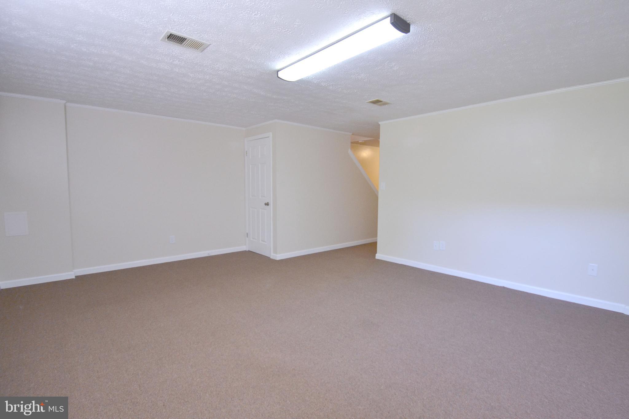 GREENVIEW VILLAGE - Residential Lease