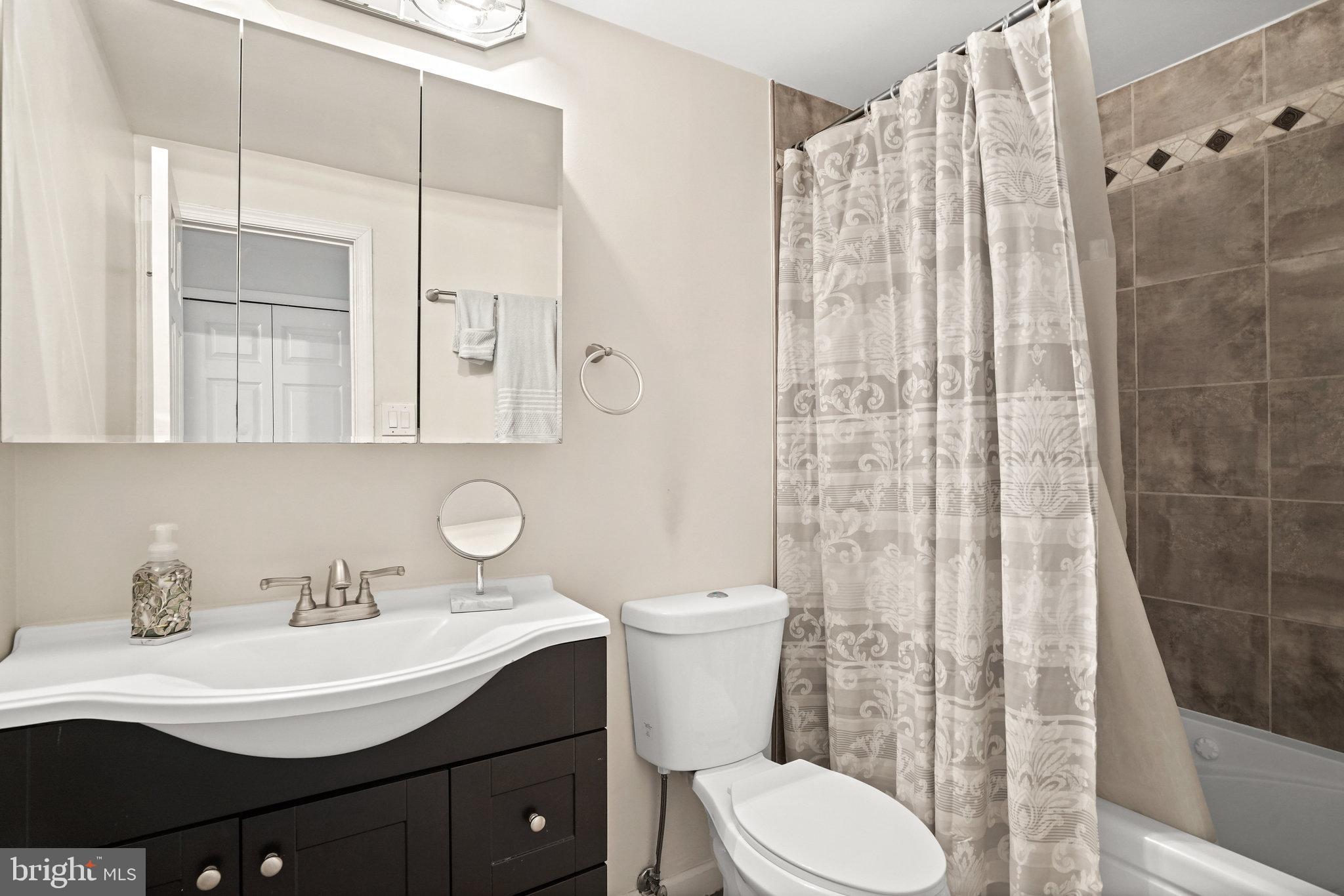 MITCHELLVILLE EAST - Residential Lease