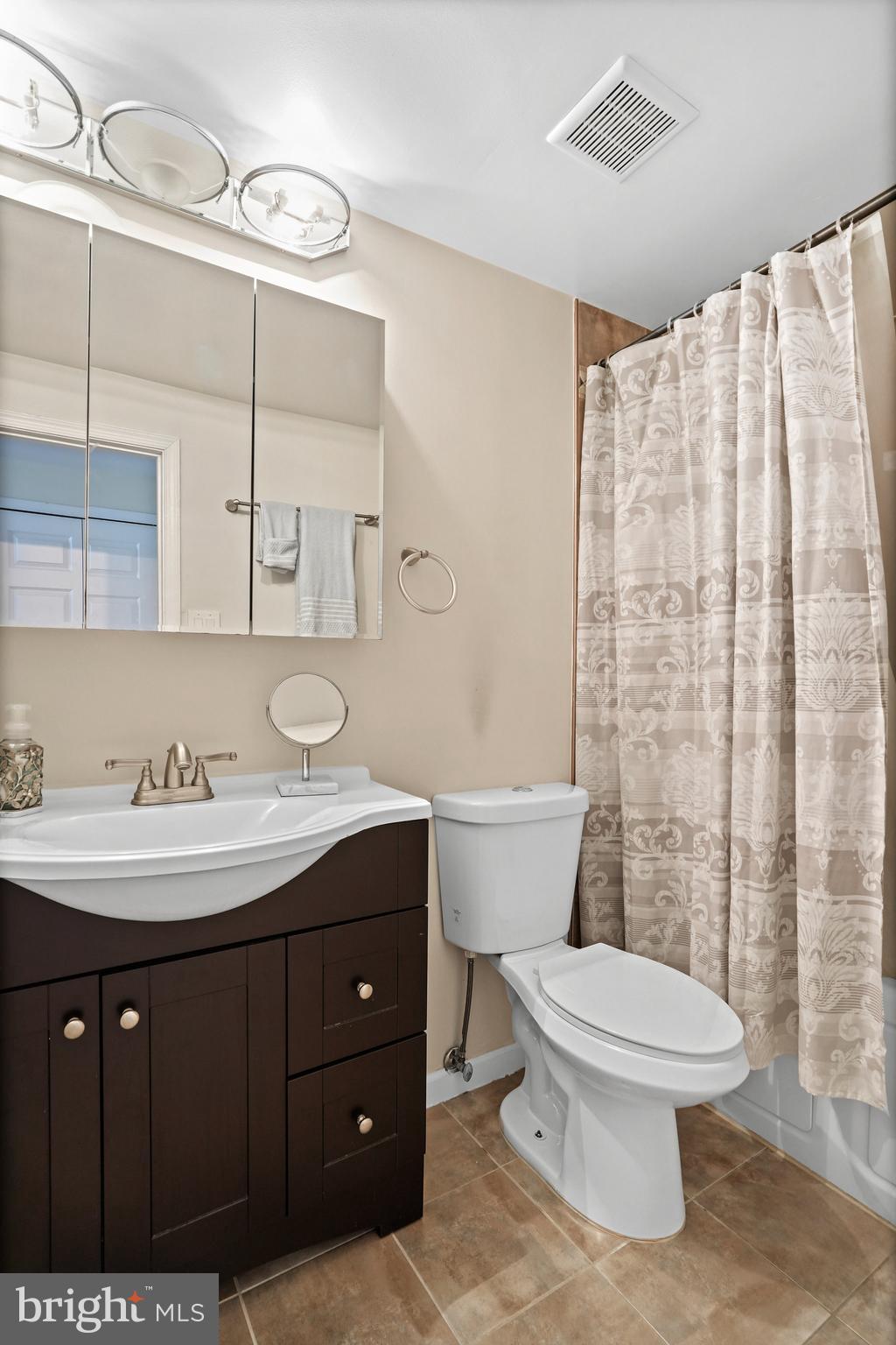 MITCHELLVILLE EAST - Residential Lease