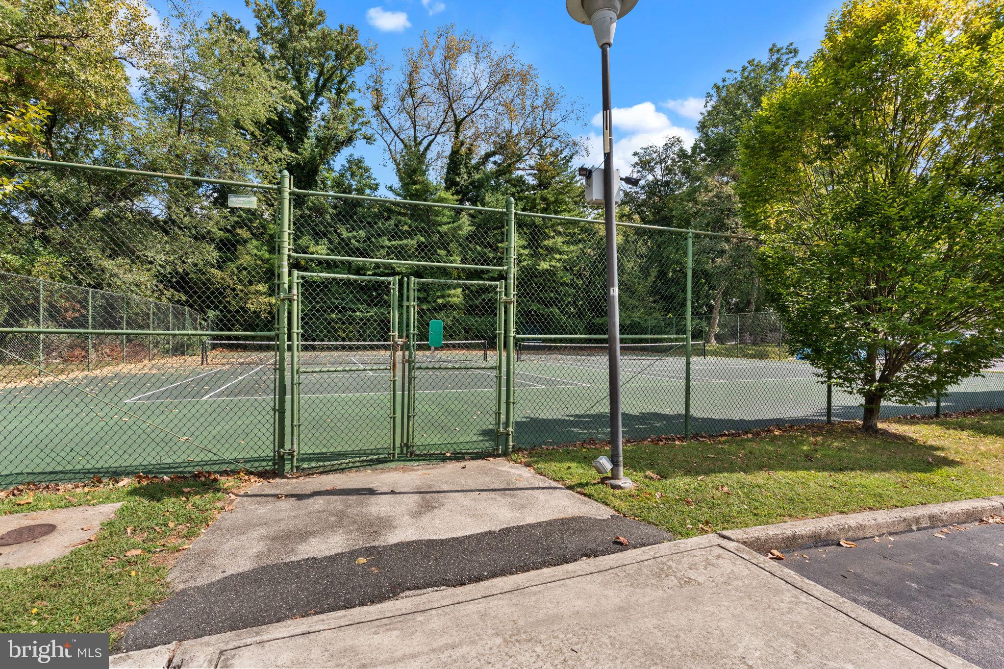 GYPSY LANE CONDOS - Residential