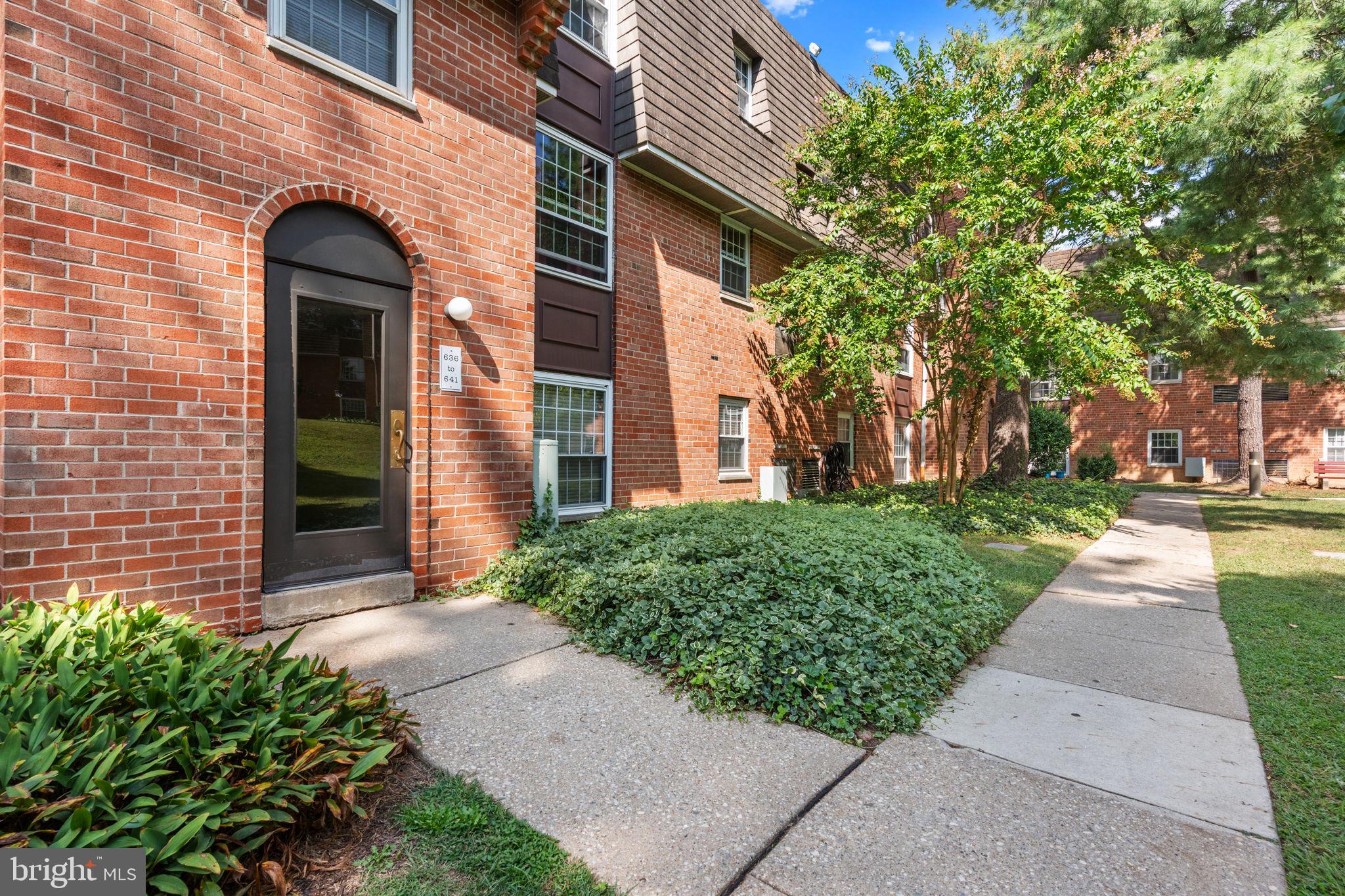 GYPSY LANE CONDOS - Residential