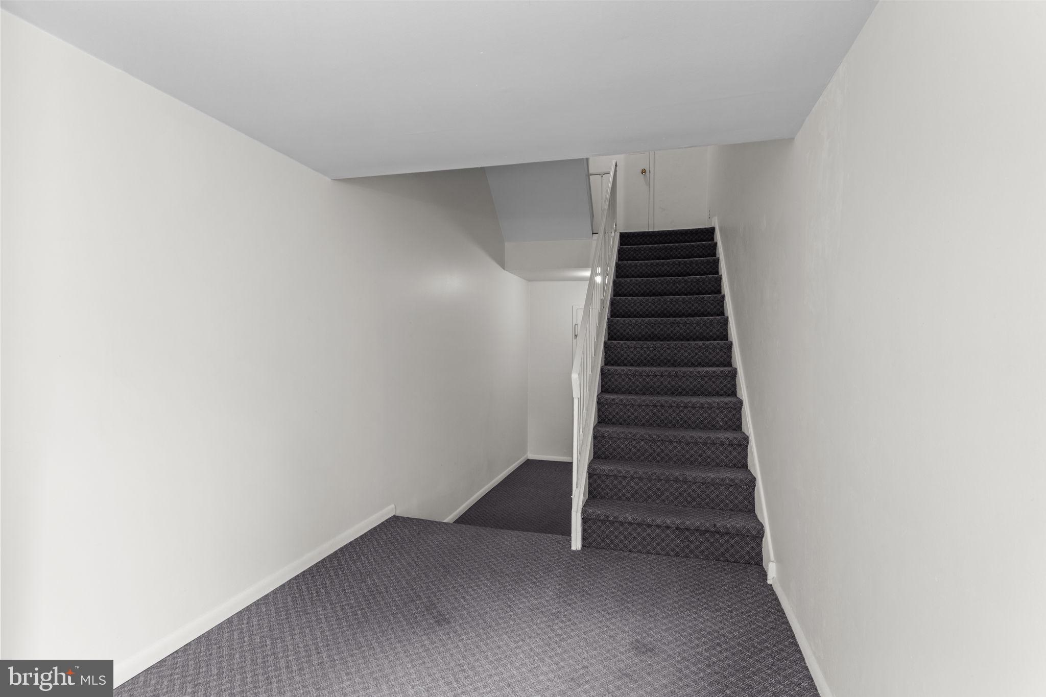 GYPSY LANE CONDOS - Residential