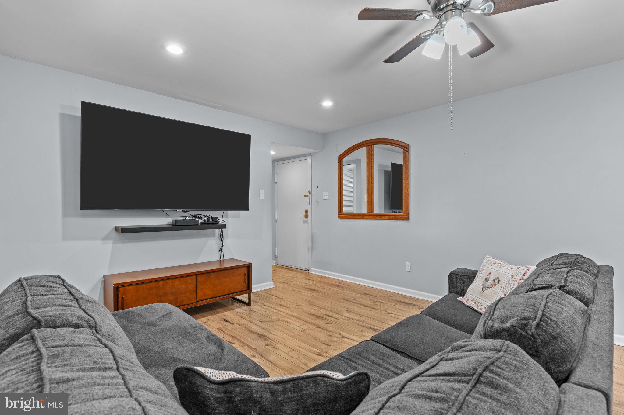 GYPSY LANE CONDOS - Residential