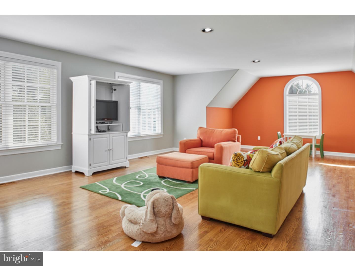 BRENTFORD - Residential