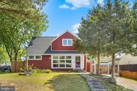6923 Duke Drive, Alexandria, VA MLS: VAFX2235916