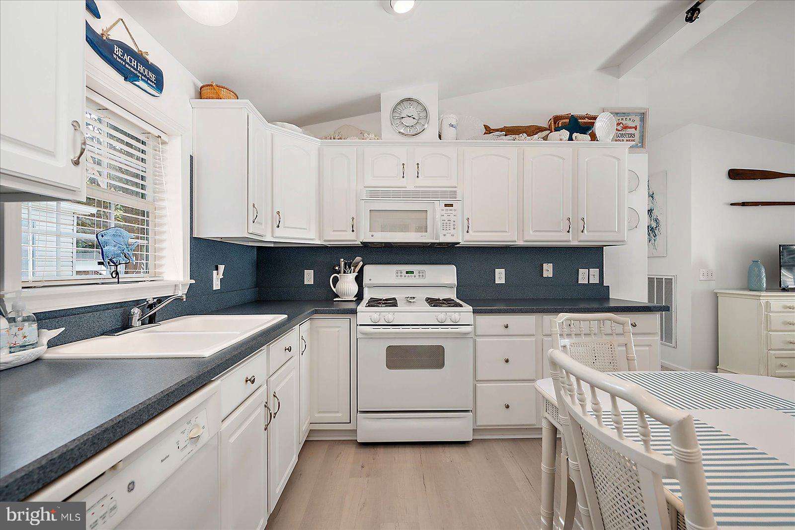 WHITE HORSE PARK I - Residential