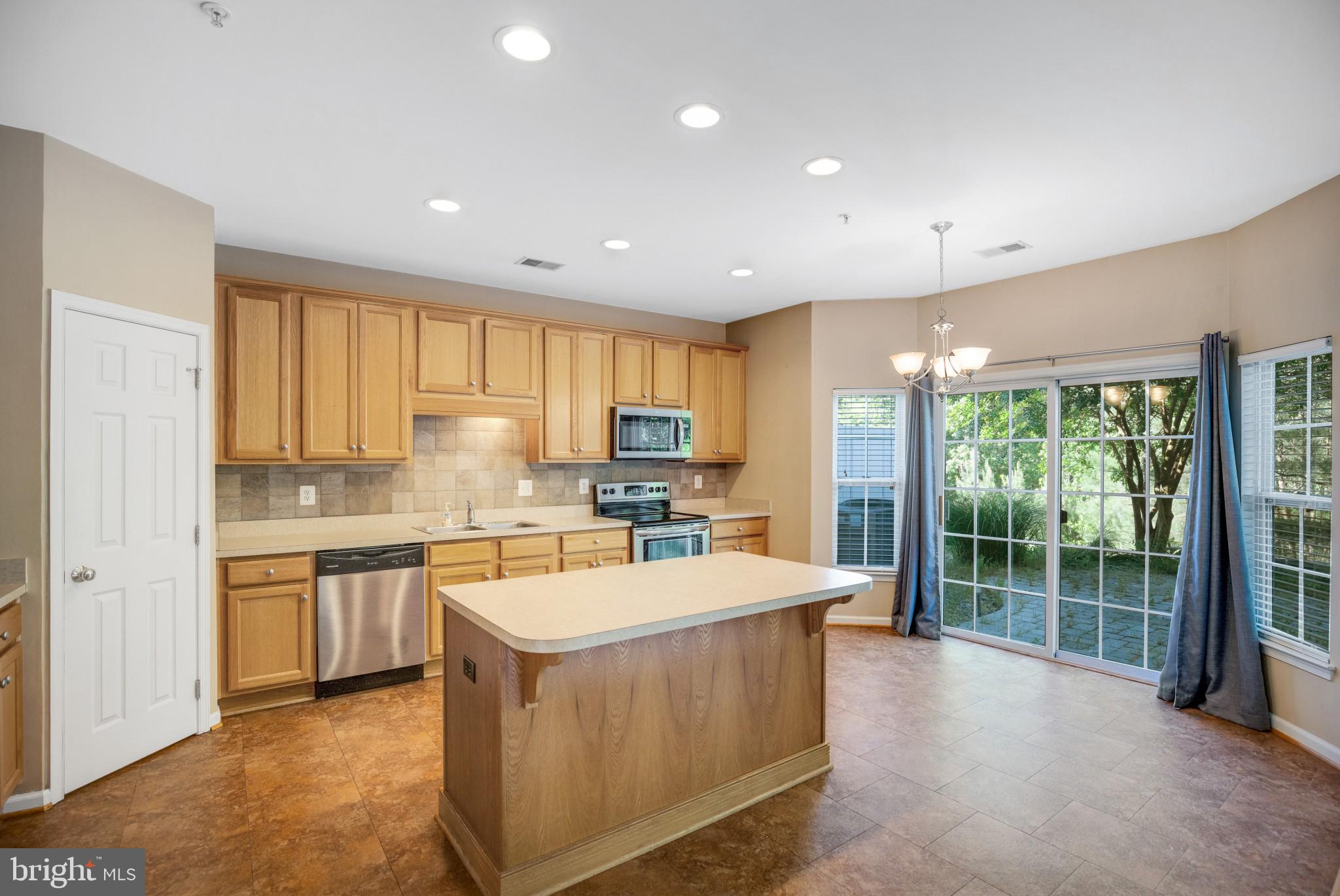 DAHLIA PARK OF WILDEWOOD - Residential