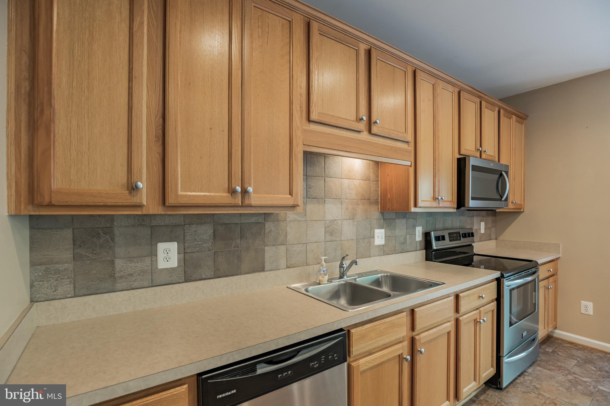 DAHLIA PARK OF WILDEWOOD - Residential