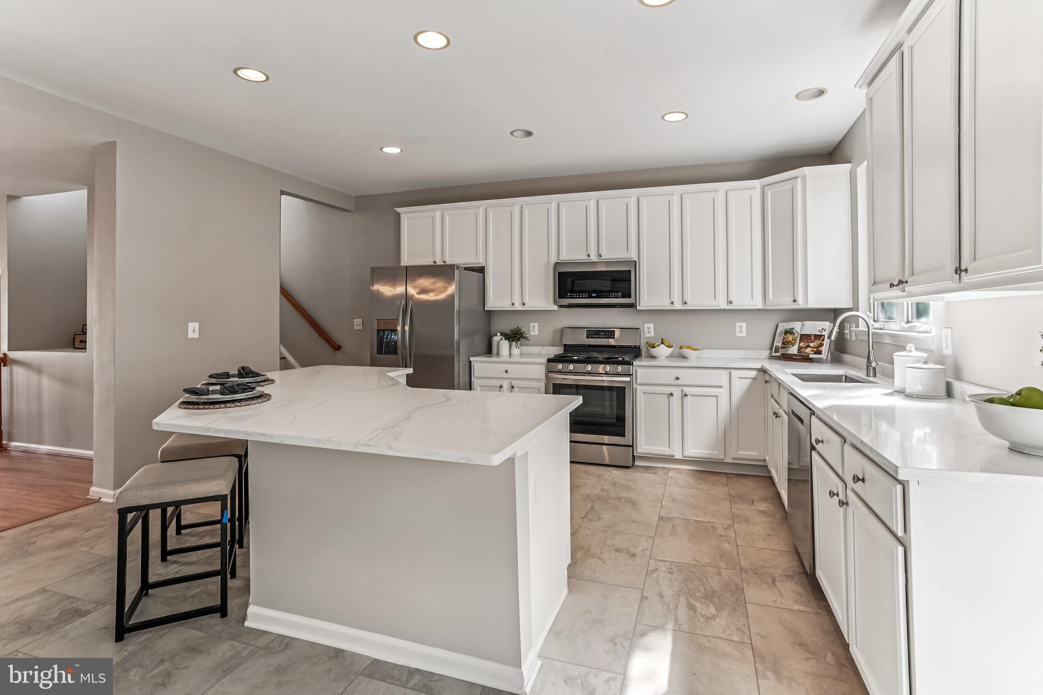 FAIR LAKES COURT - Residential