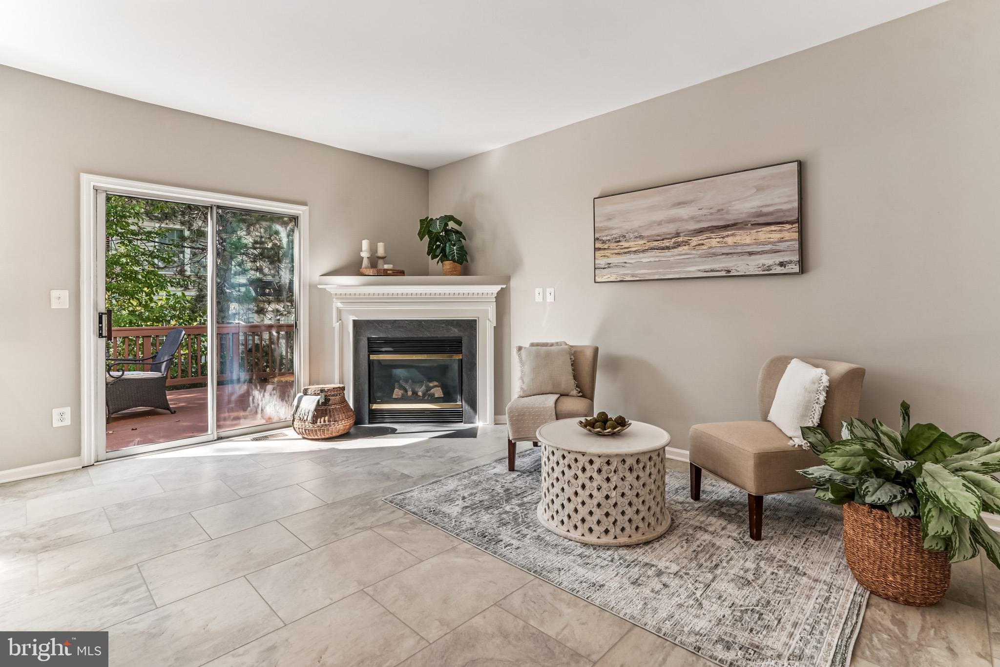 FAIR LAKES COURT - Residential