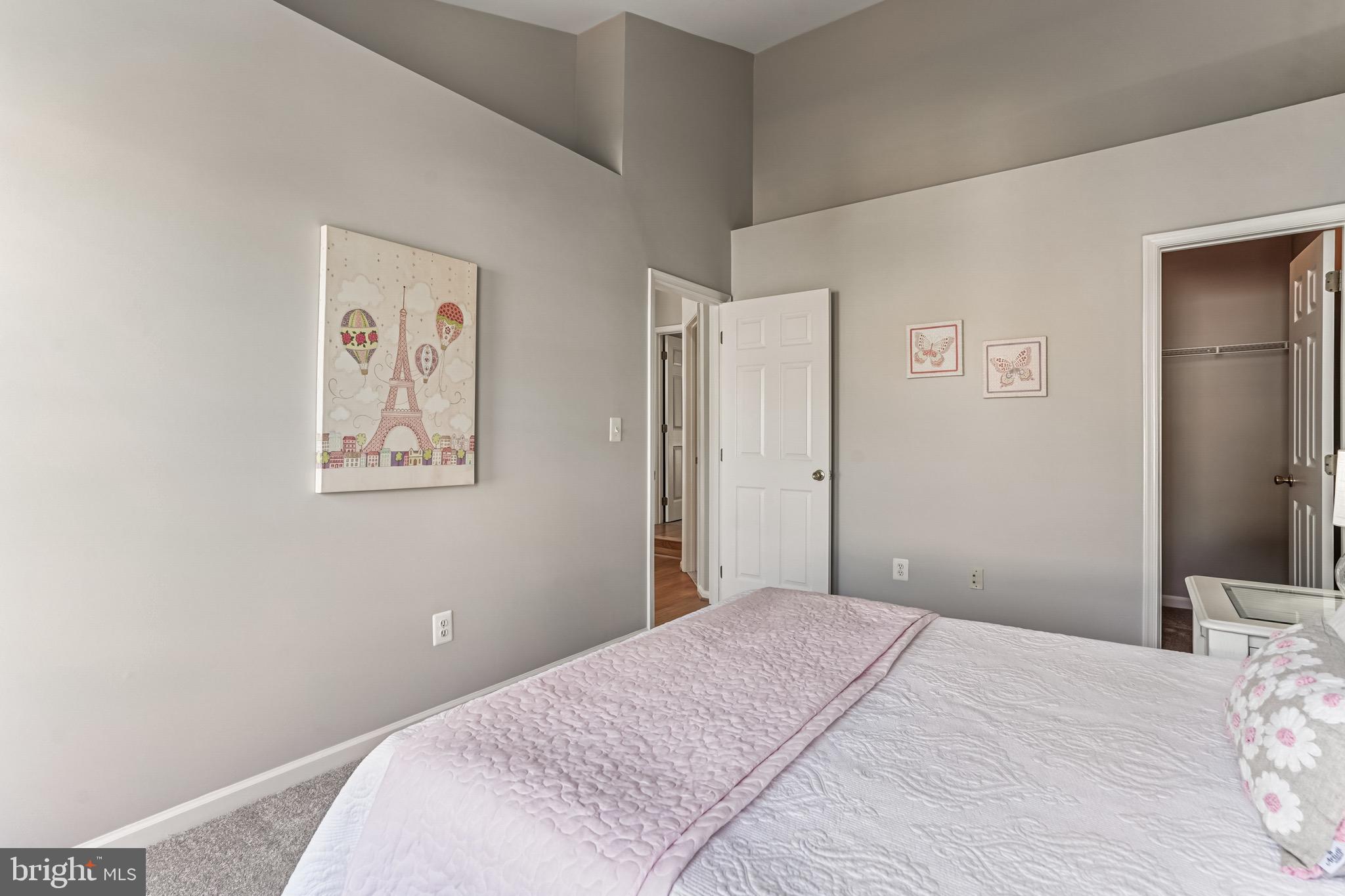 FAIR LAKES COURT - Residential