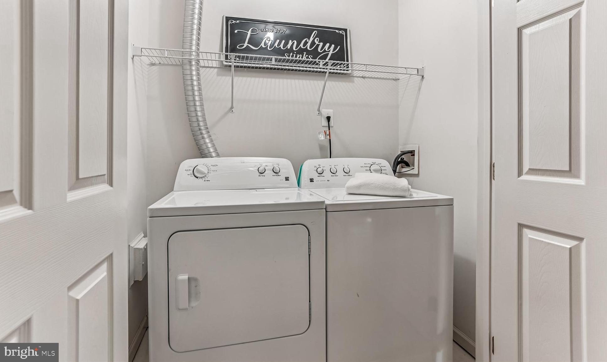 FAIR LAKES COURT - Residential