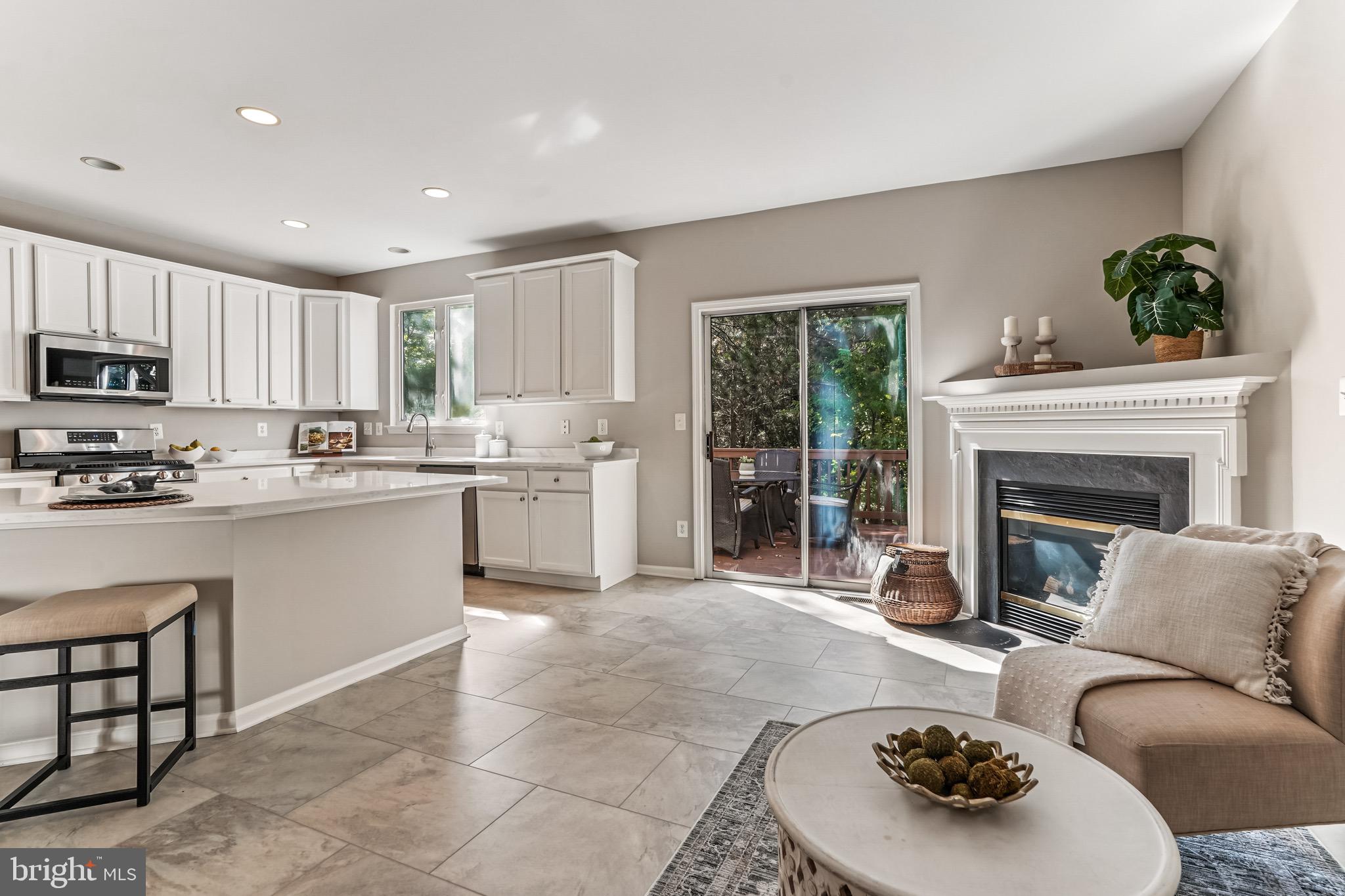 FAIR LAKES COURT - Residential