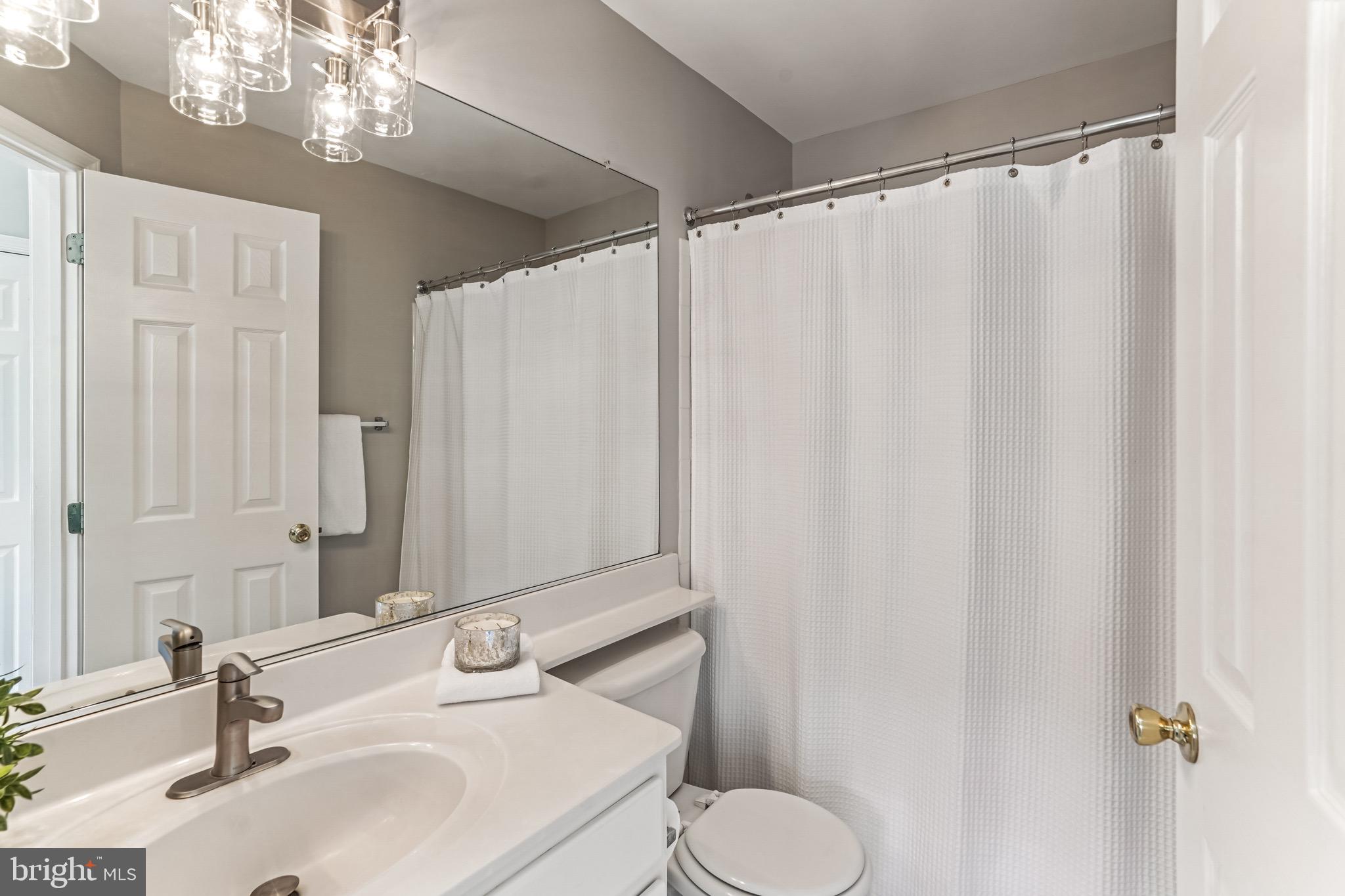 FAIR LAKES COURT - Residential