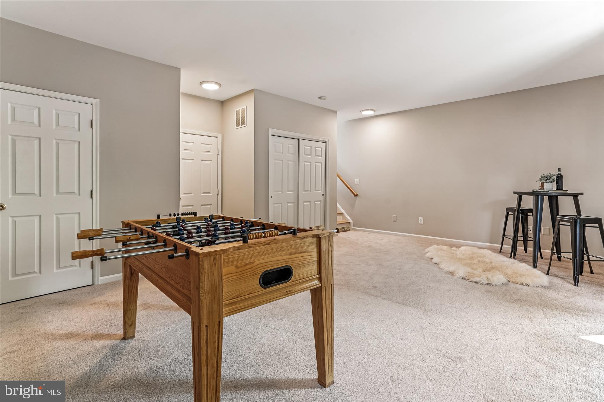 FAIR LAKES COURT - Residential