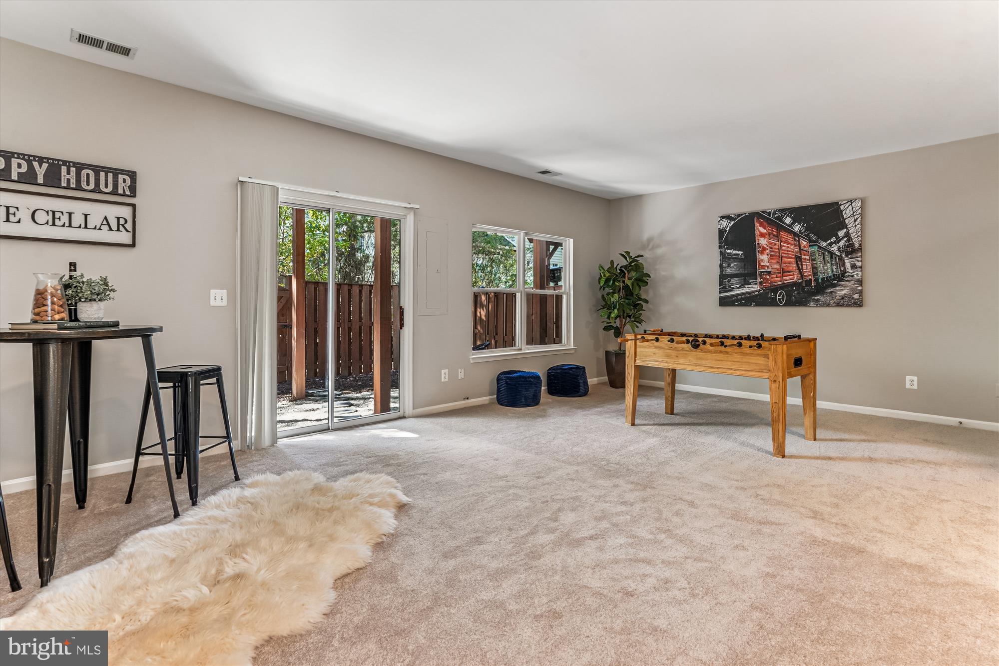 FAIR LAKES COURT - Residential