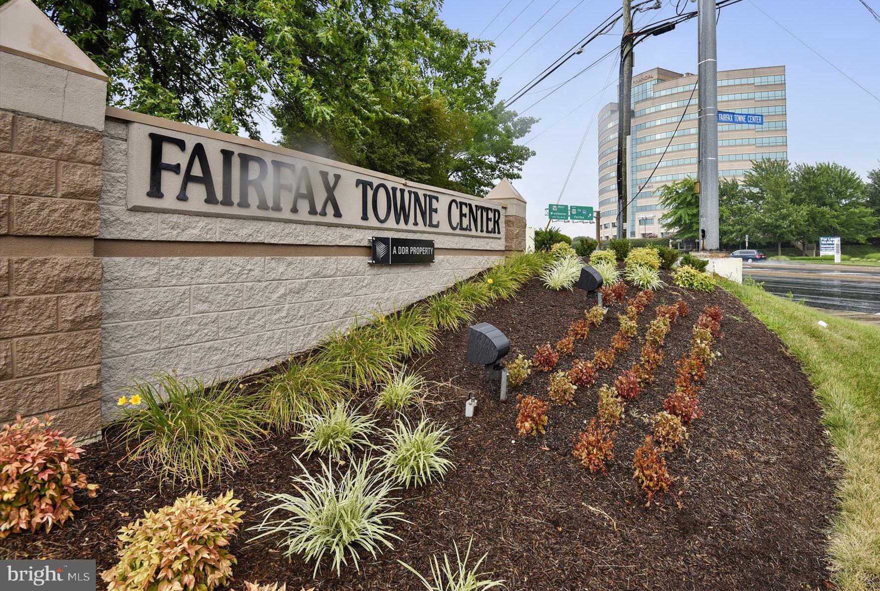 FAIR LAKES COURT - Residential