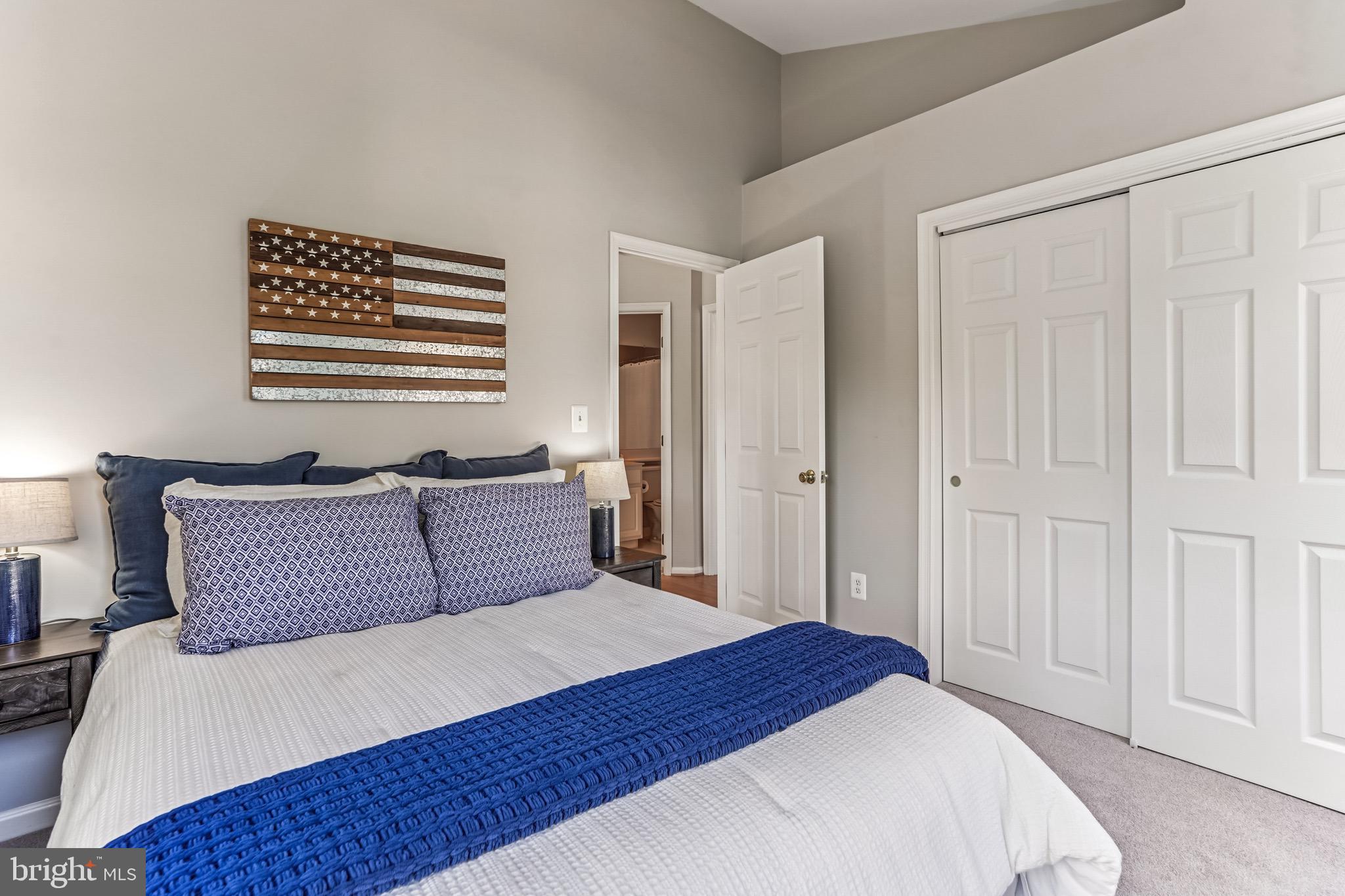 FAIR LAKES COURT - Residential