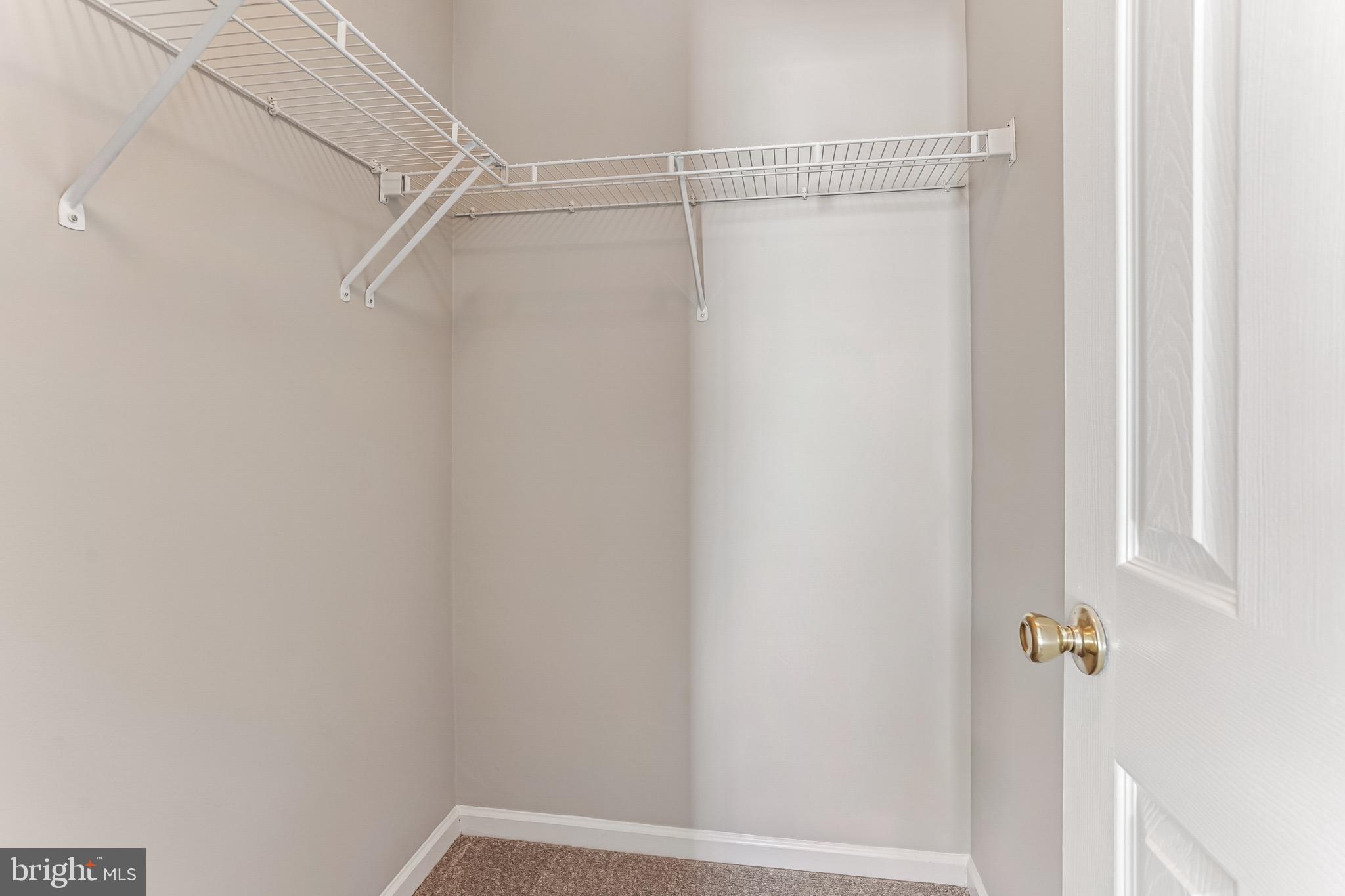 FAIR LAKES COURT - Residential