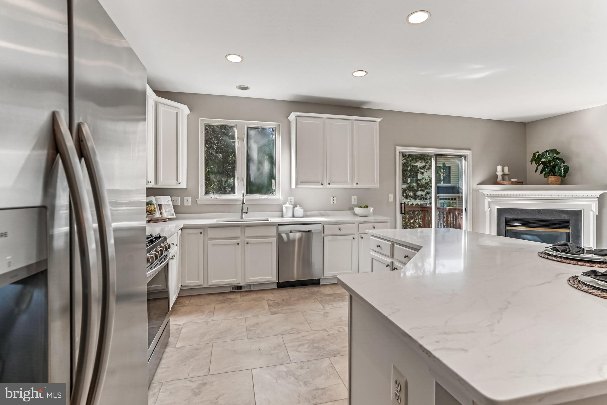 FAIR LAKES COURT - Residential