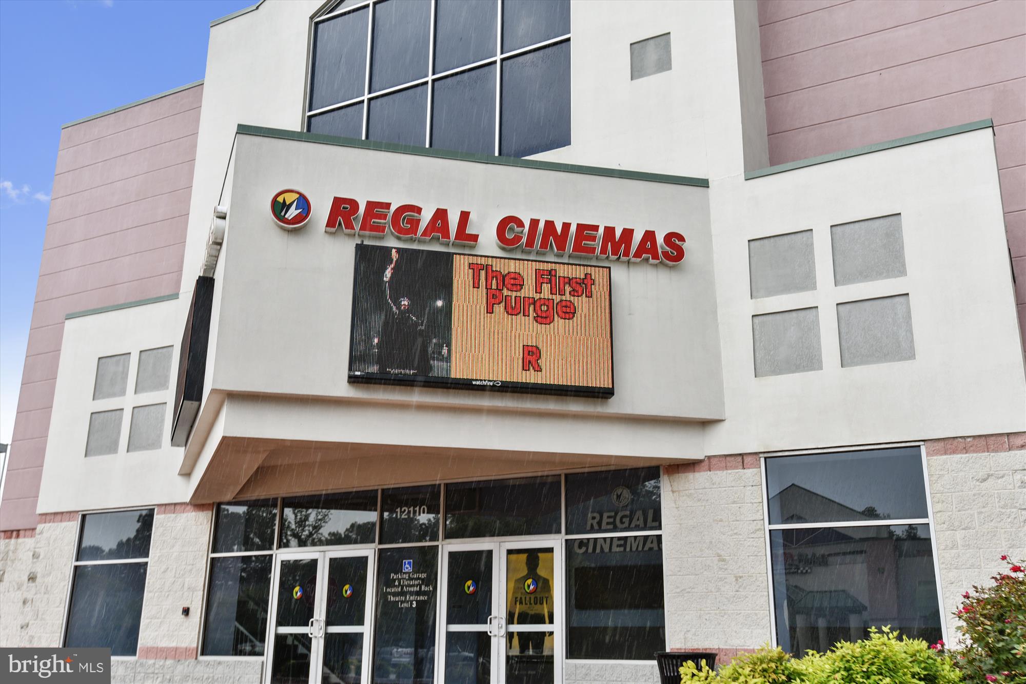 FAIR LAKES COURT - Residential