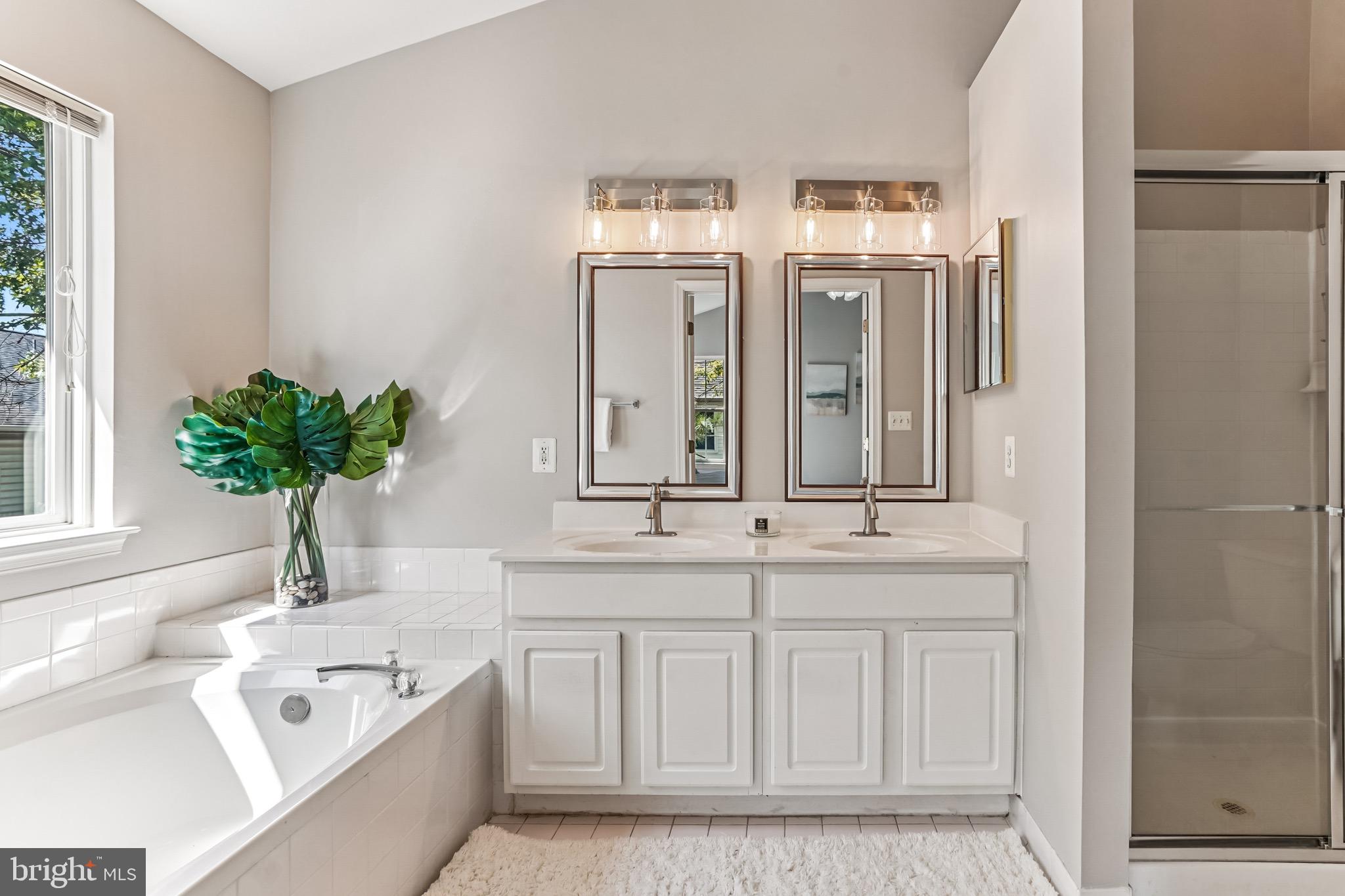 FAIR LAKES COURT - Residential