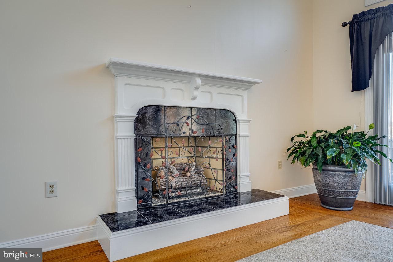 LENORA EAST - Residential