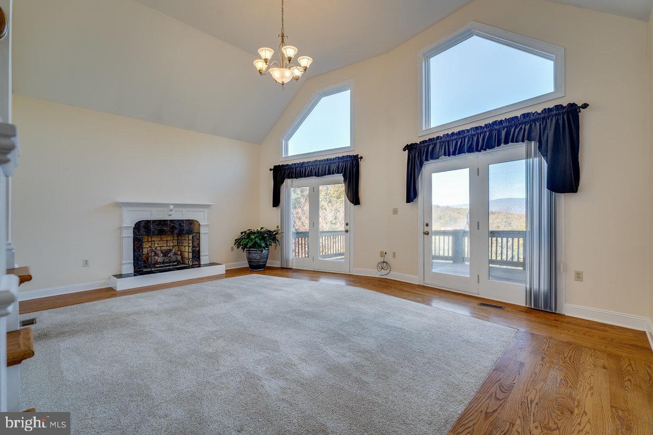 LENORA EAST - Residential