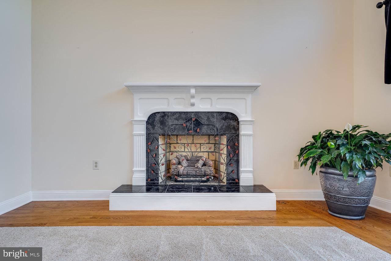 LENORA EAST - Residential