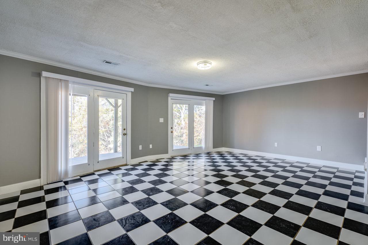 LENORA EAST - Residential