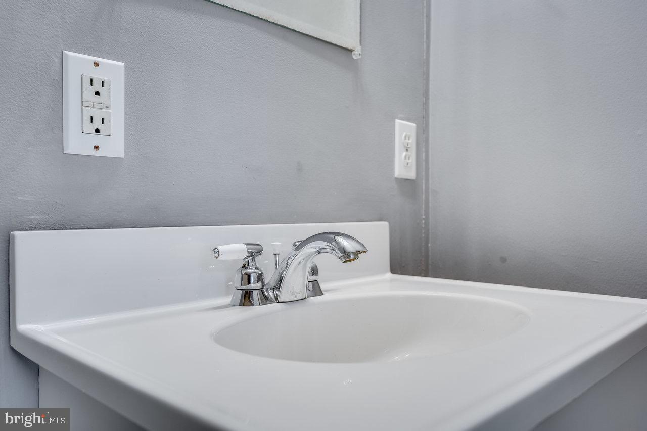 LENORA EAST - Residential