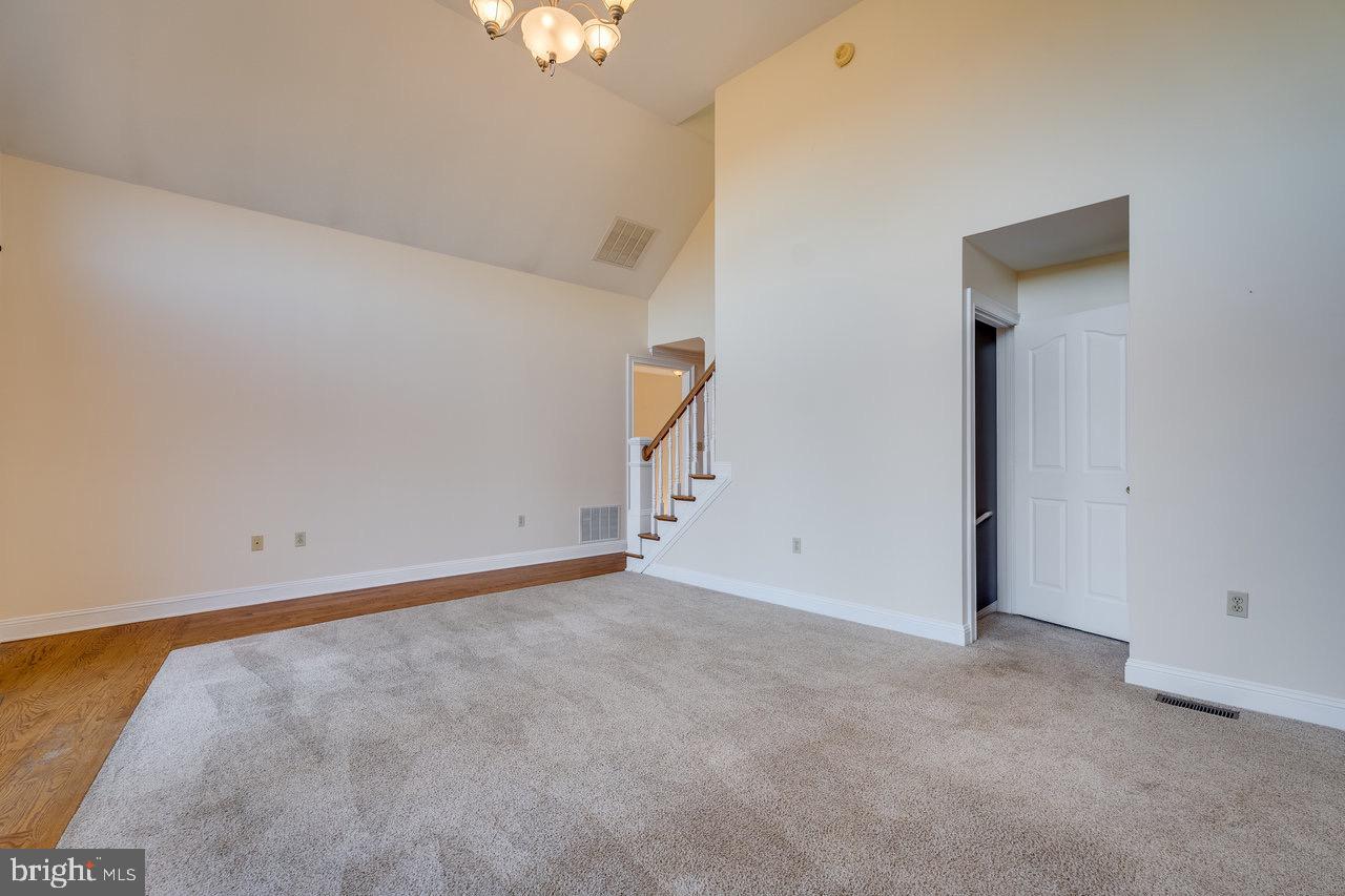 LENORA EAST - Residential