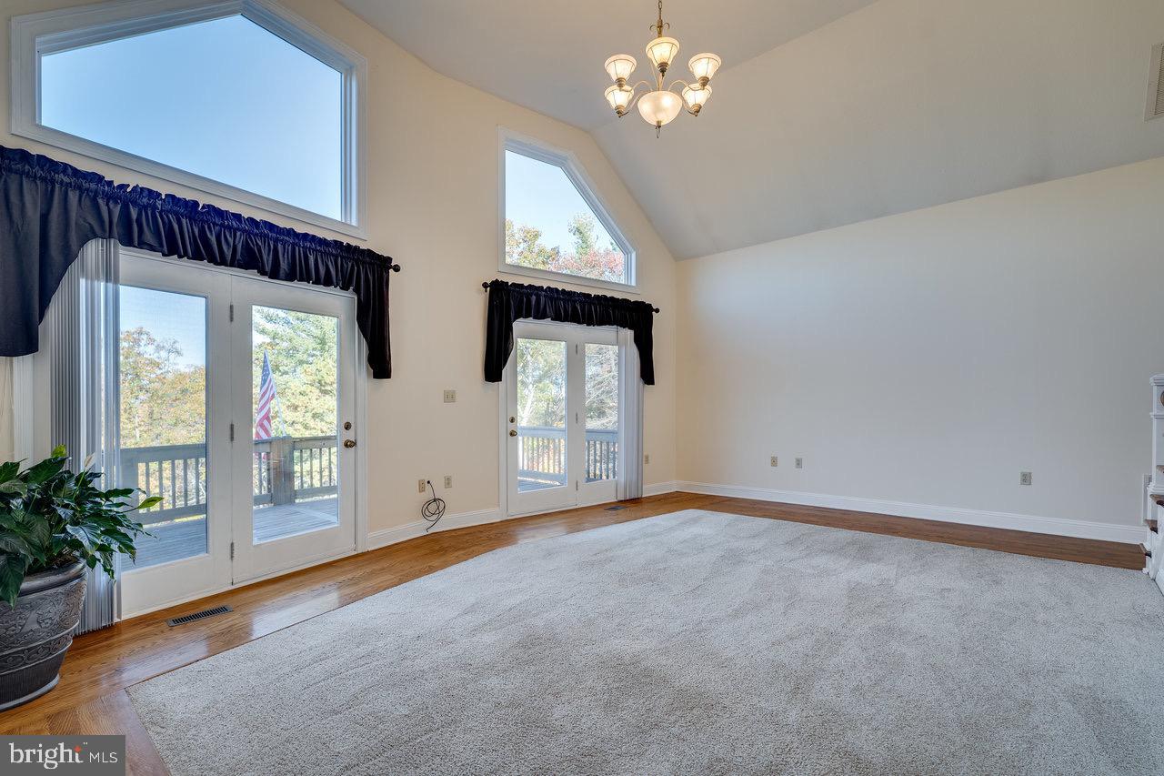 LENORA EAST - Residential