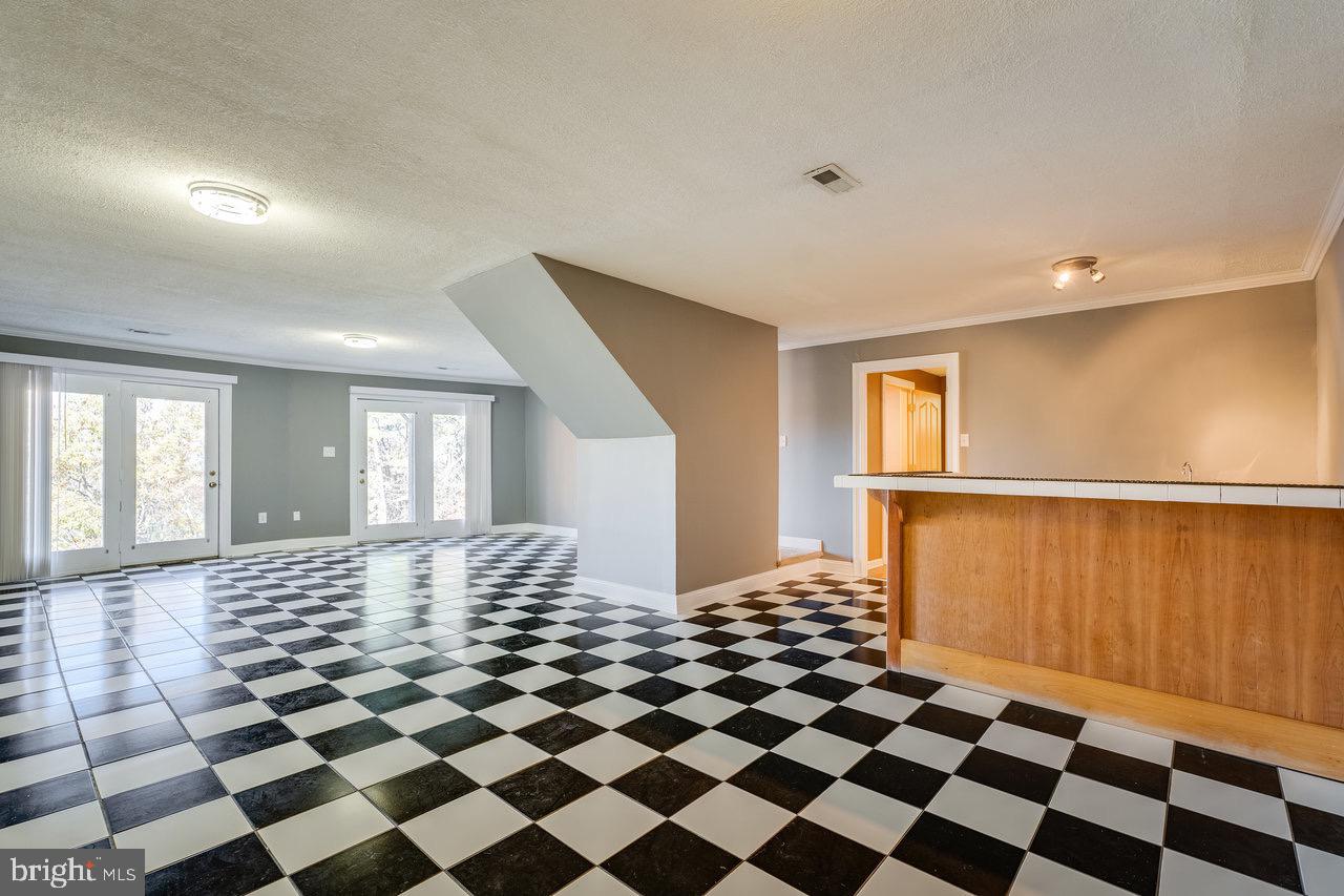 LENORA EAST - Residential