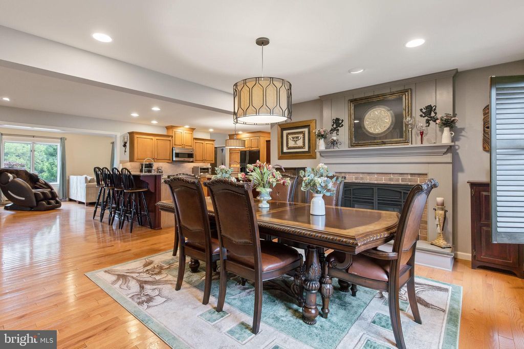 Photo of 337 W FRITZ AVE, QUARRYVILLE, PA 17566 (MLS # PALA2036786)