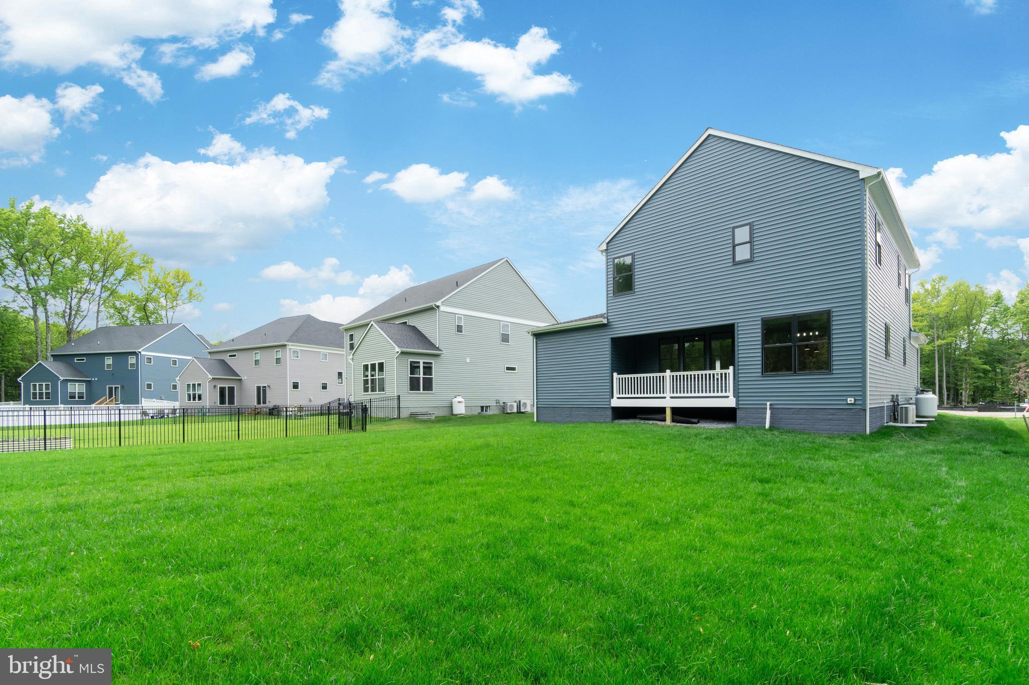 TRITON COMMONS - Residential