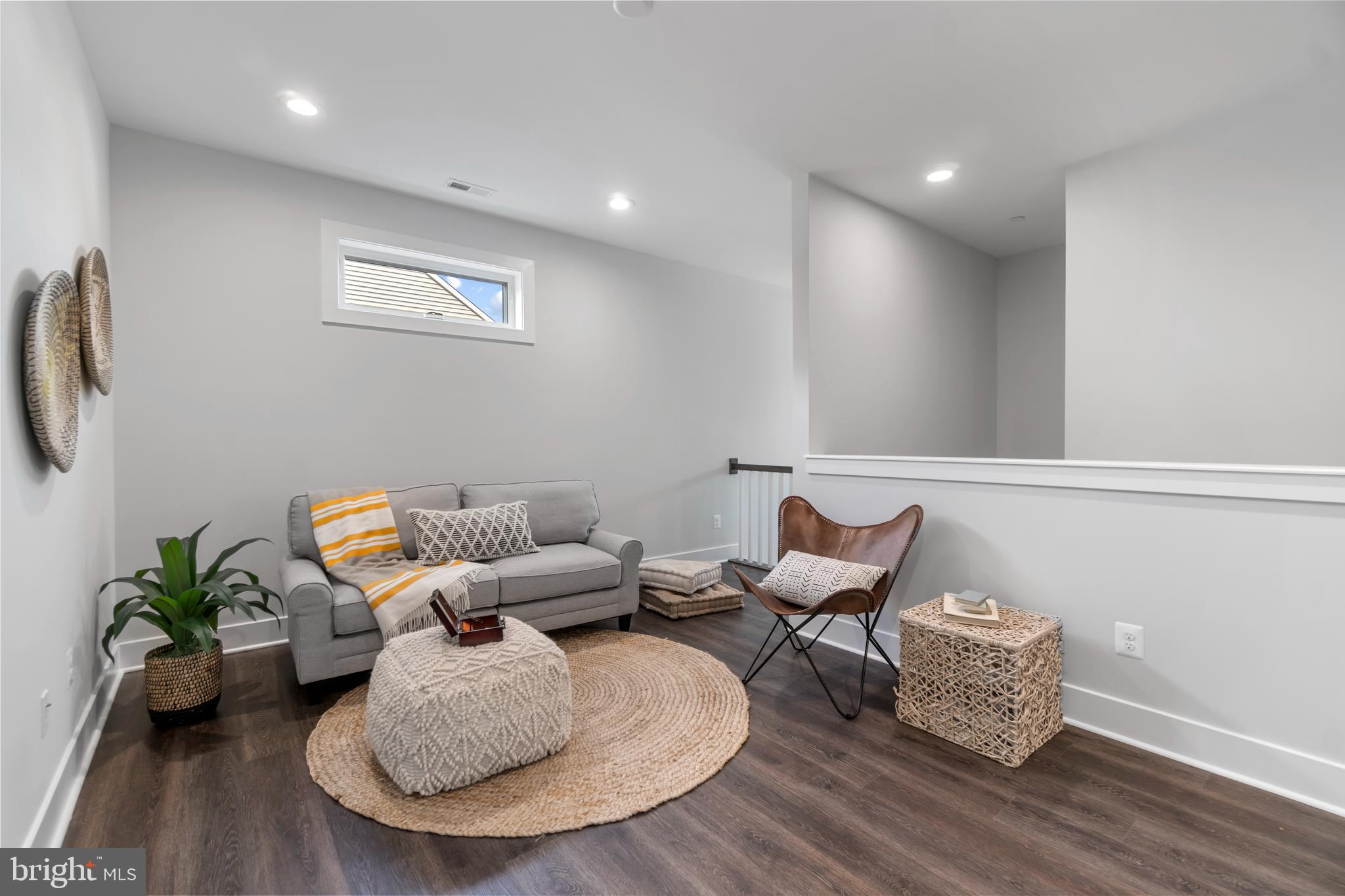 TRITON COMMONS - Residential