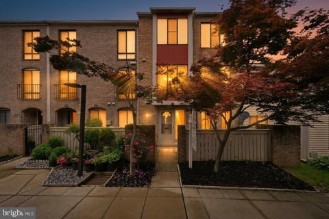 Townhouse For Sale - 9685 Brassie Way<br/> GAITHERSBURG, MD 20886