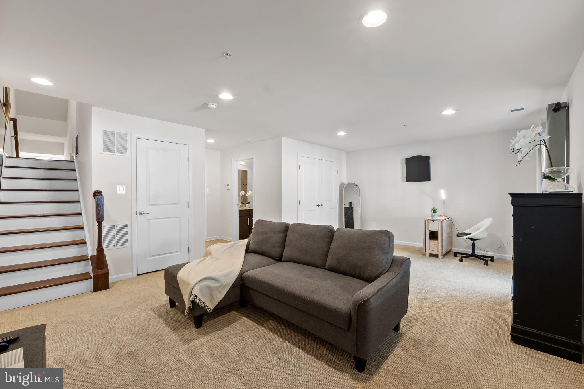 WATERFORD HILLS - Residential