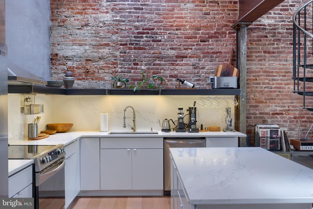 Photo of 410 W MARION ST, LANCASTER, PA 17603 (MLS # PALA2032992)